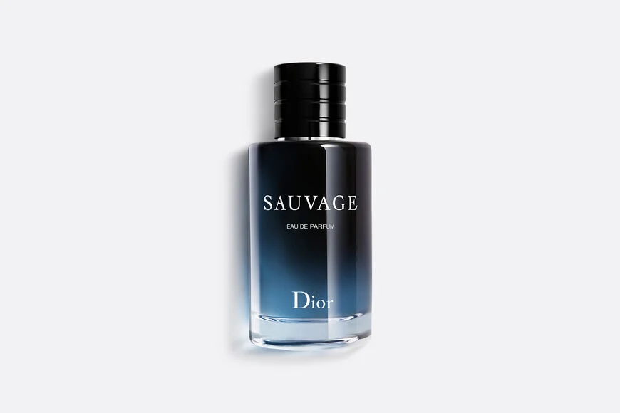 Frasco de Sauvage. Um dos perfumes masculinos frescos mais vendidos do mundo.