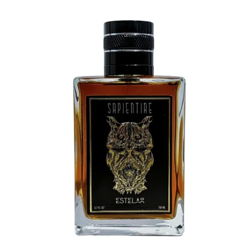 Estelar, Sapientiae Niche. Um perfume masculino nacional de excelente qualidade e desempenho. Perfeito para ser utilizado em baladas.