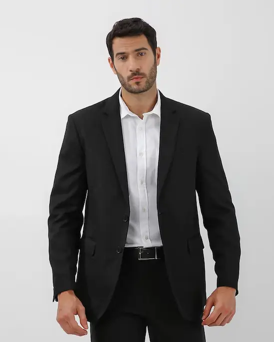 Blazer masculino preto. Uma peça para adicionar elegância ao look masculino para festa à noite.