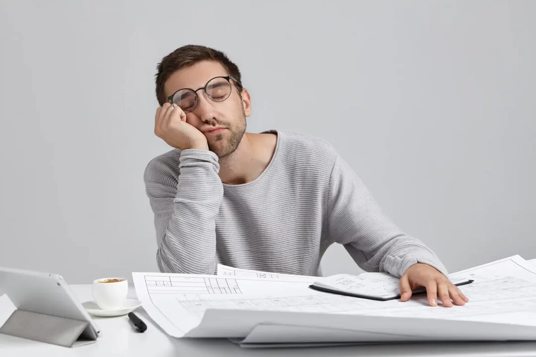 Como parar de procrastinar: 10 passos simples e eficientes